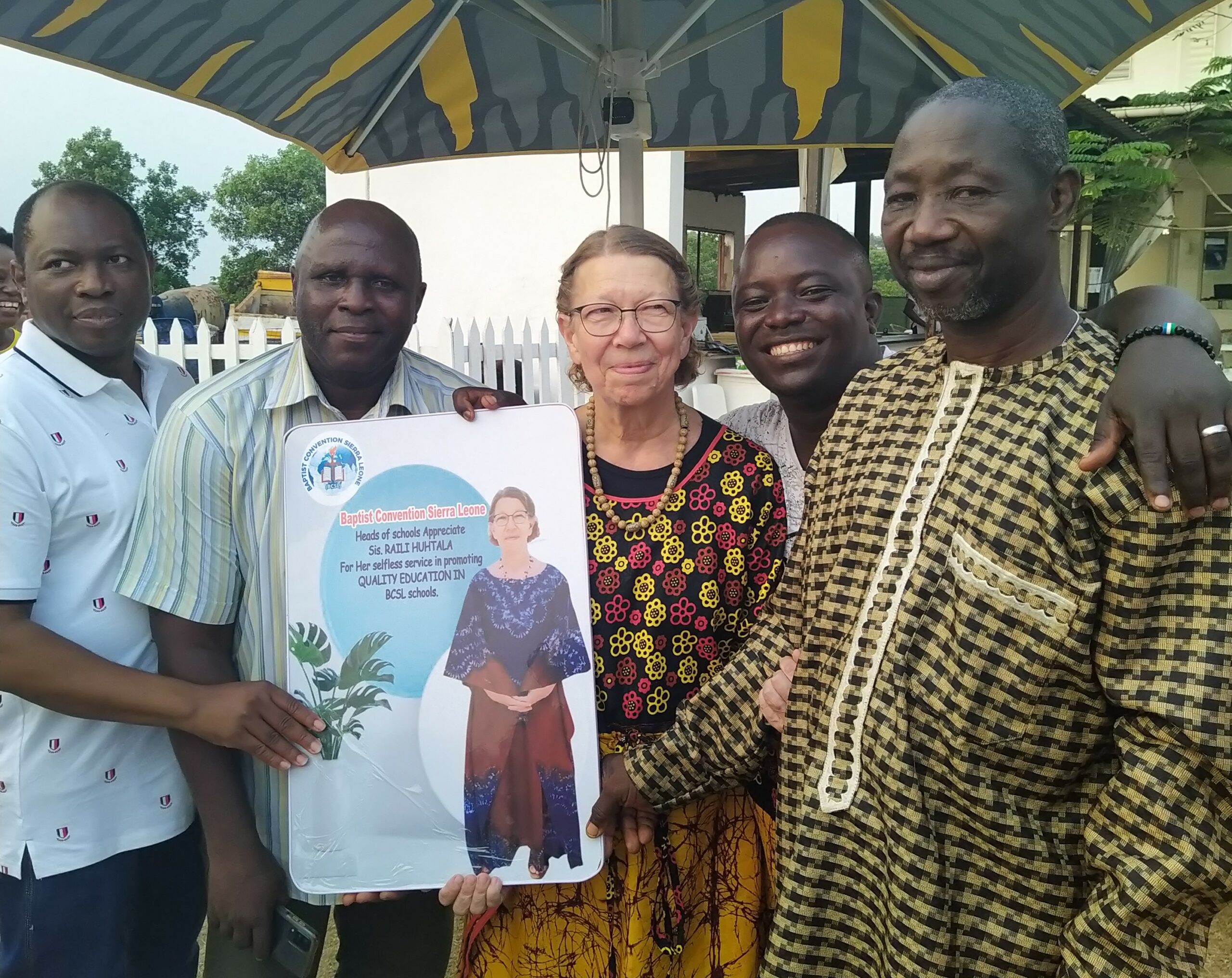 Read more about the article Monen lajin kestävää kehitystä Sierra Leonessa